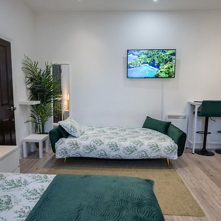 Beautiful Studio Flat In Hackney Next To Overground Station Londres Exterior foto