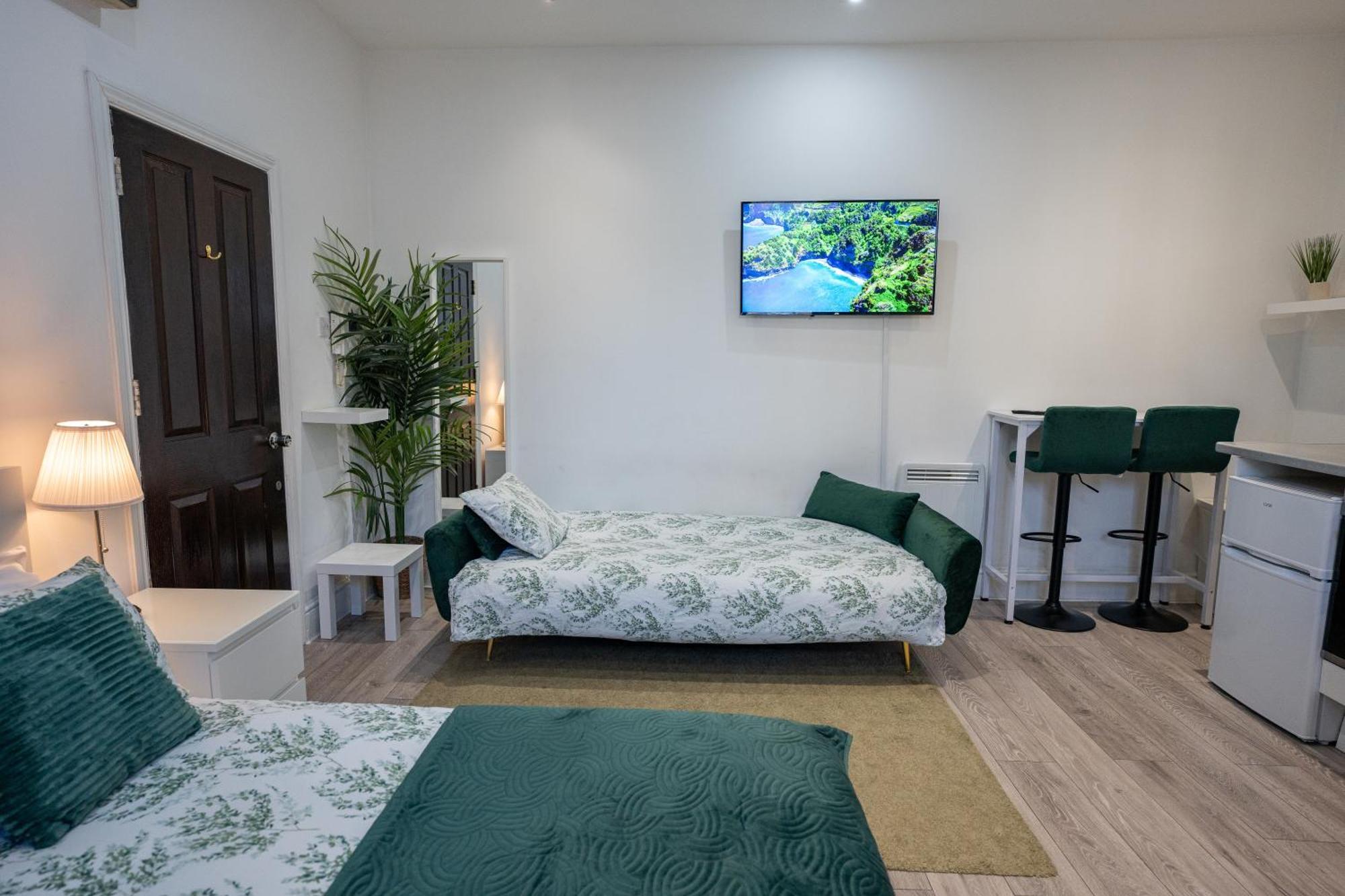 Beautiful Studio Flat In Hackney Next To Overground Station Londres Exterior foto