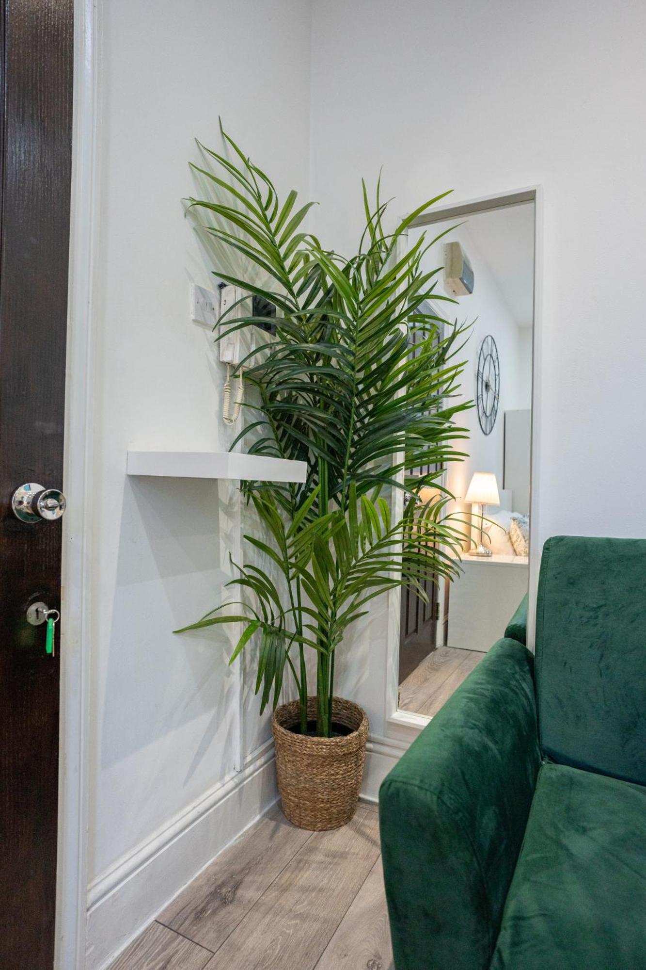 Beautiful Studio Flat In Hackney Next To Overground Station Londres Exterior foto