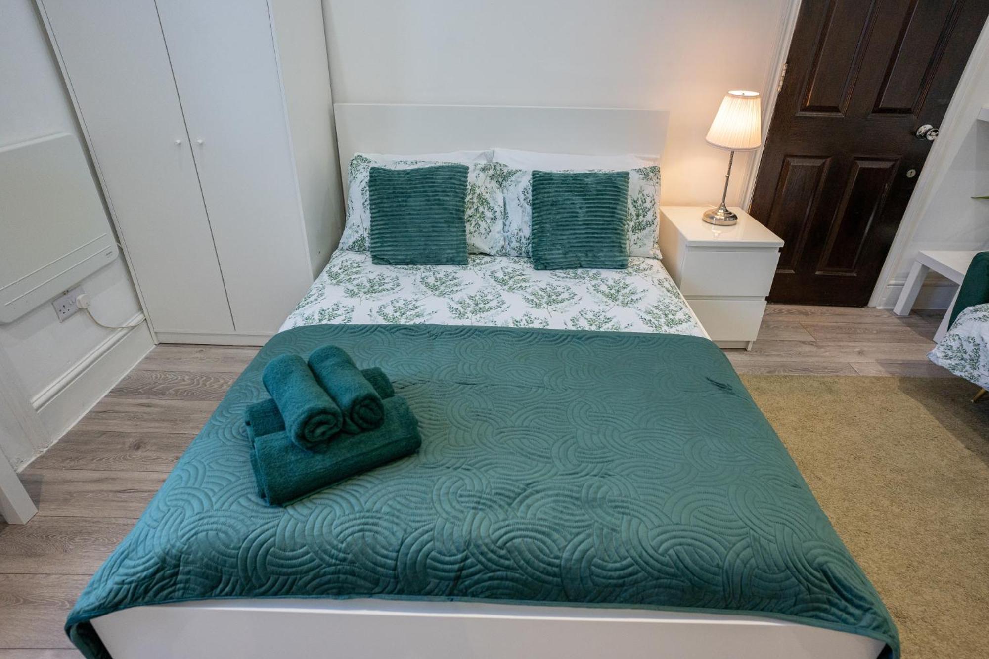 Beautiful Studio Flat In Hackney Next To Overground Station Londres Exterior foto