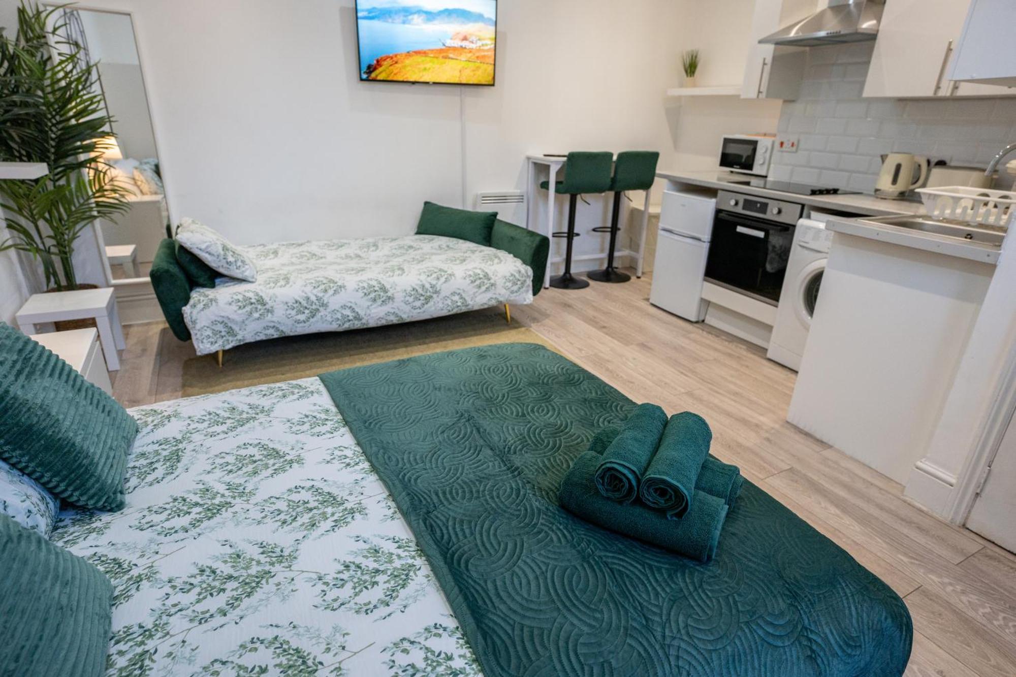 Beautiful Studio Flat In Hackney Next To Overground Station Londres Exterior foto